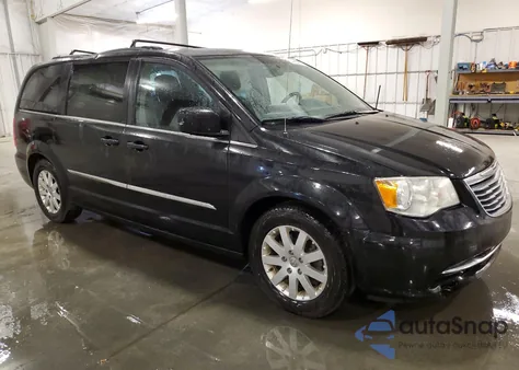 2013 Chrysler Town & Country Touring z USA, uszkodzony, nr VIN 2C4RC1BG2DR557874